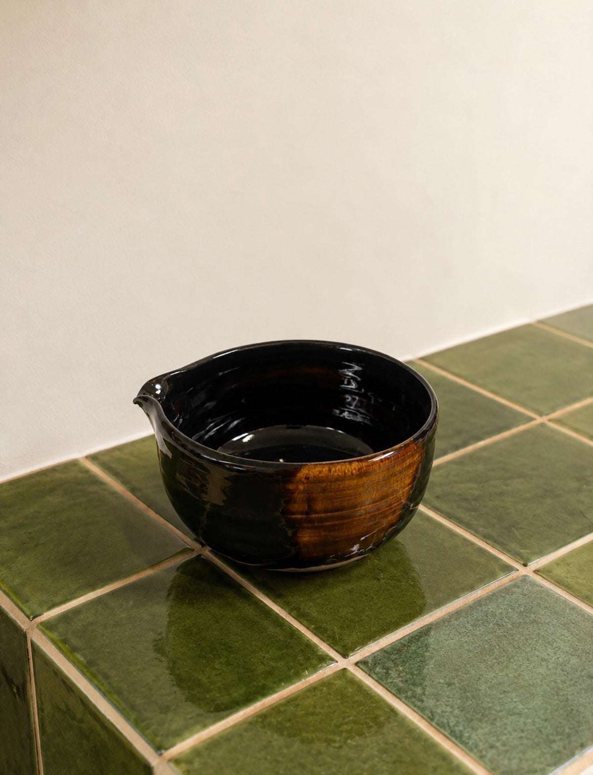 Molten Amber Matcha Bowl